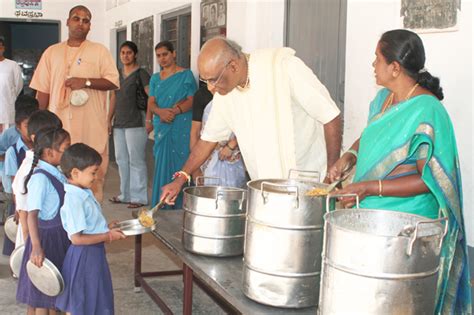 The 2016 Padma Shri Award: A Recognition for Akshaya Patra's Visionary Lunch Program and Its Ripple Effects on Education